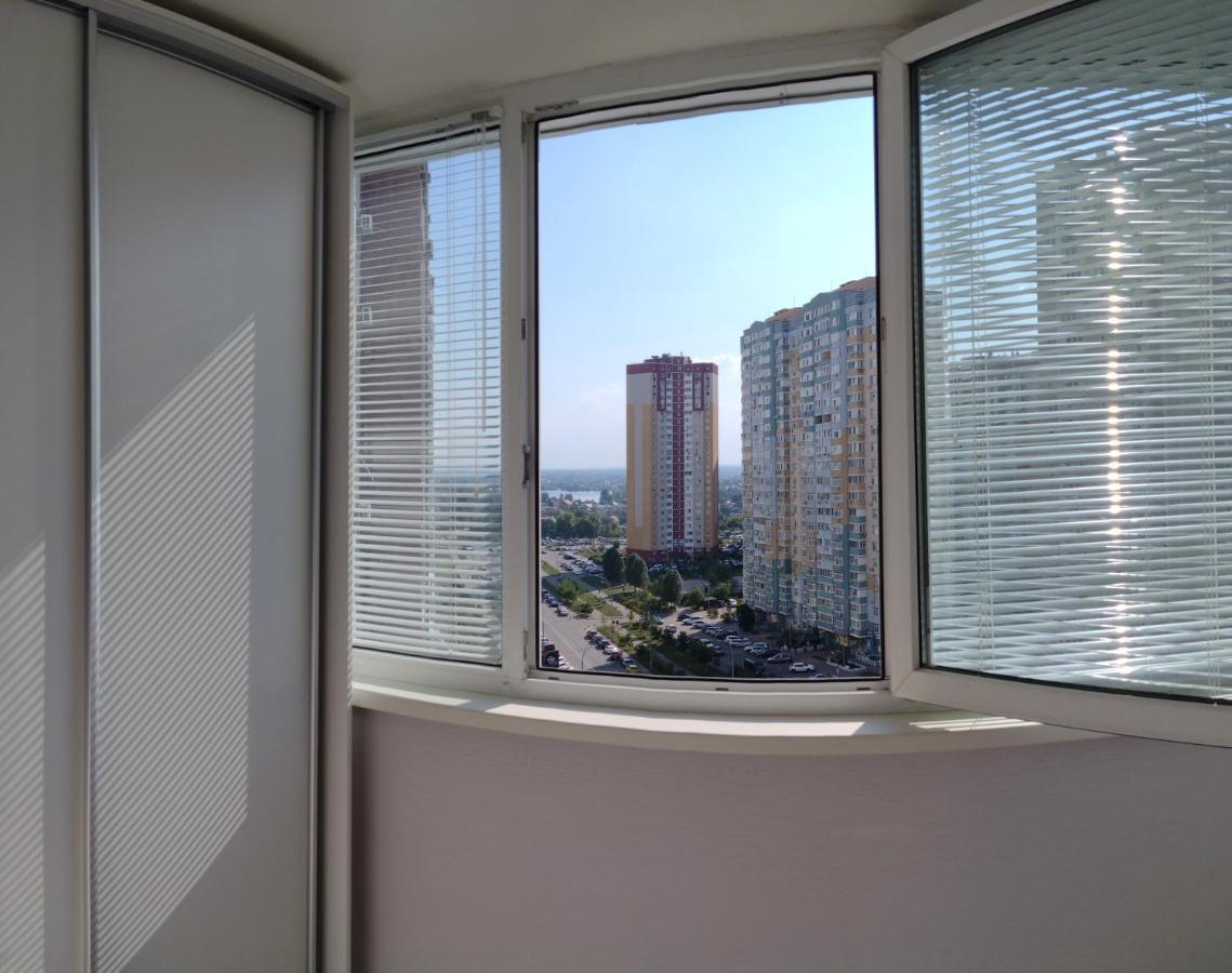 Осокорки Русовой 3 Apartment Kyiv Exterior photo