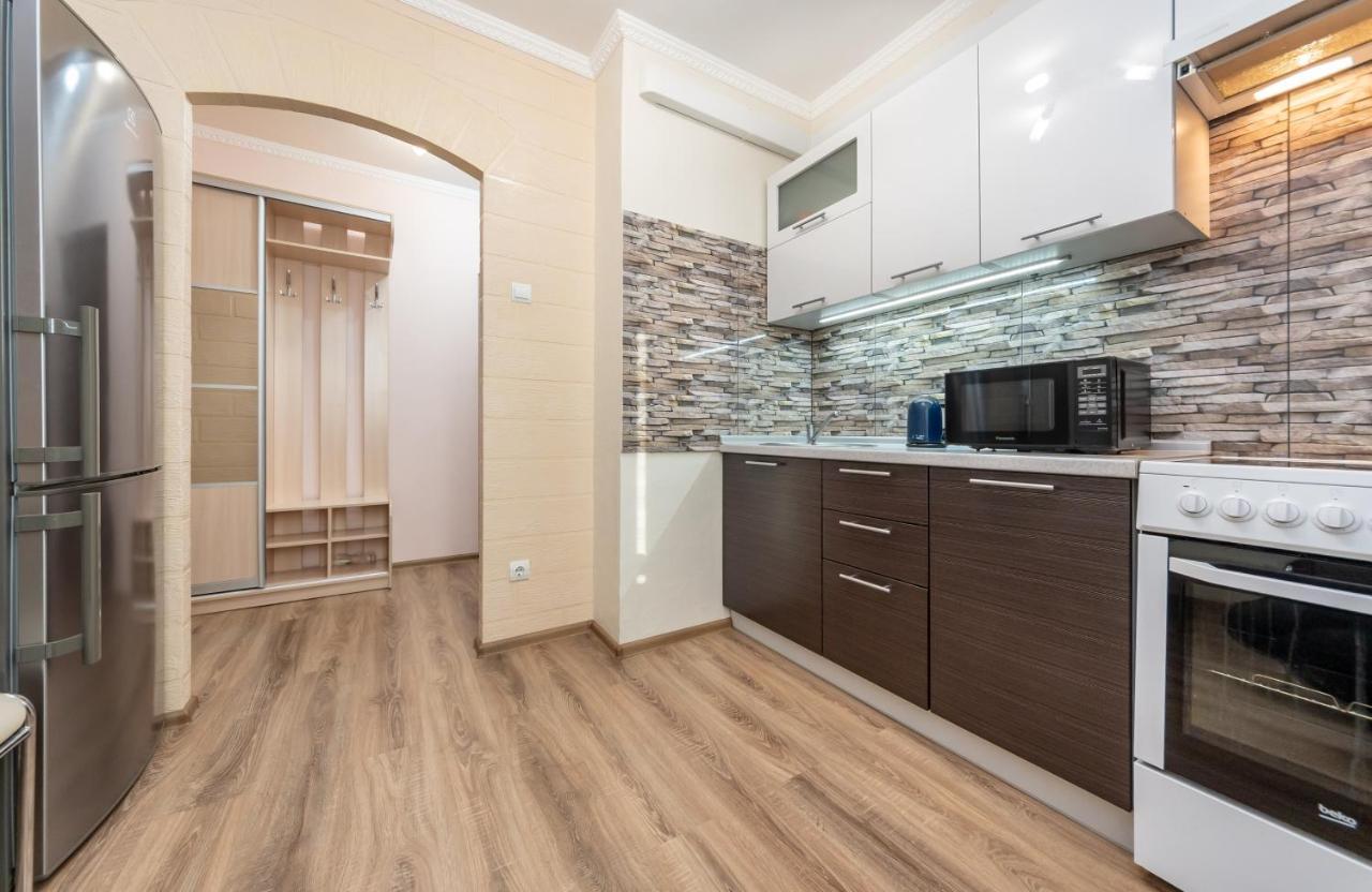Осокорки Русовой 3 Apartment Kyiv Exterior photo