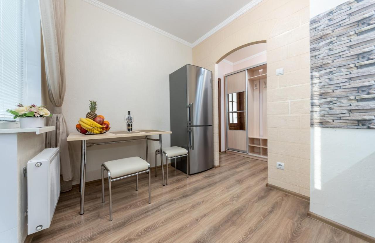 Осокорки Русовой 3 Apartment Kyiv Exterior photo