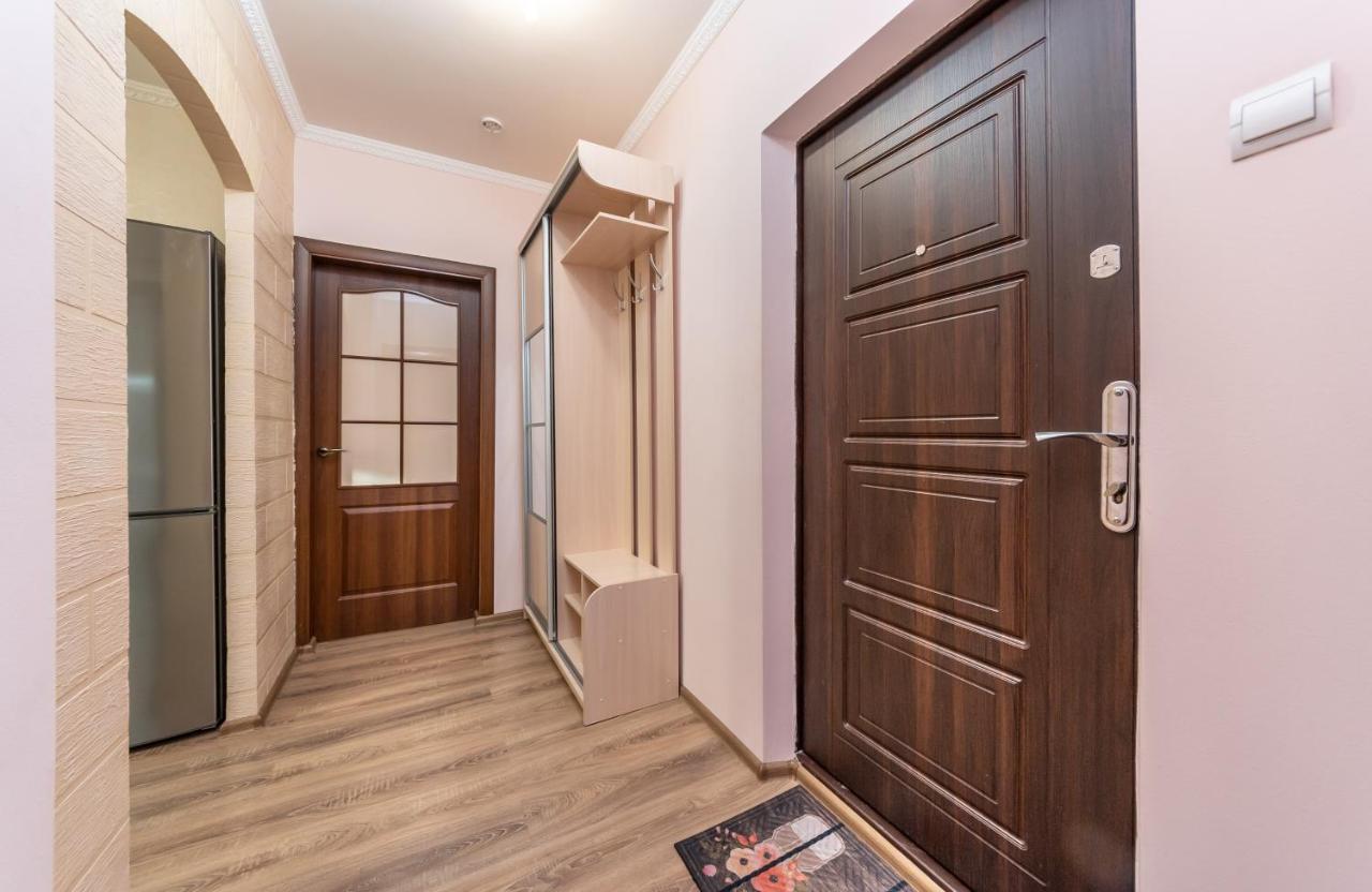 Осокорки Русовой 3 Apartment Kyiv Exterior photo